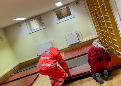Příprava matrací pro uprchlíky z Ukrajiny